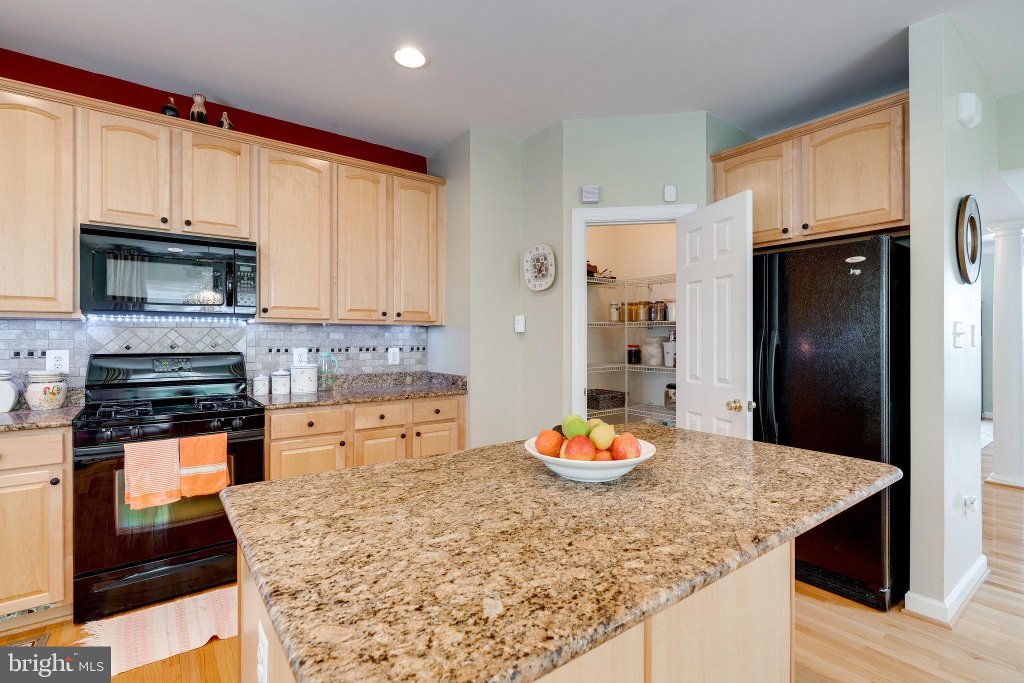 9185 Furey Road Lorton, VA 22079 - Photo 10 of 45 Gallery Image 10