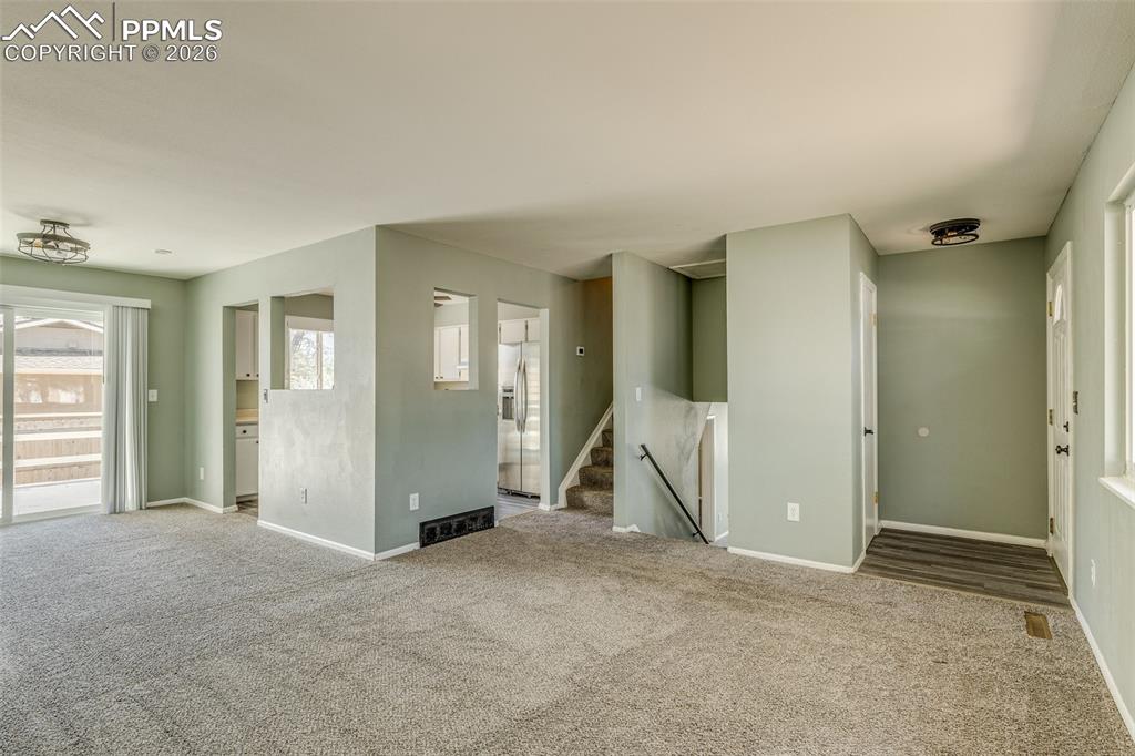 6095 Del Rey Drive Colorado Springs, CO 80918 - Photo 4 of 30