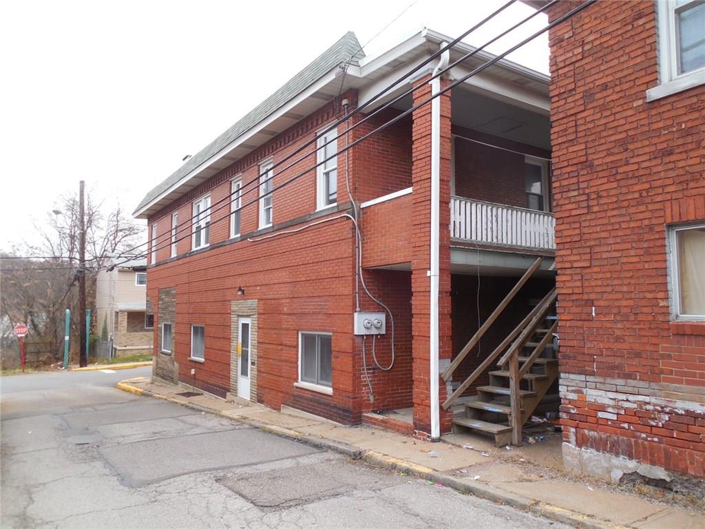 63 Harlem Avenue McKees Rocks, PA 15136 - Photo 2 of 18 Gallery Image 2