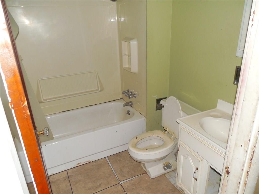 63 Harlem Avenue McKees Rocks, PA 15136 - Photo 3 of 18 Gallery Image 3