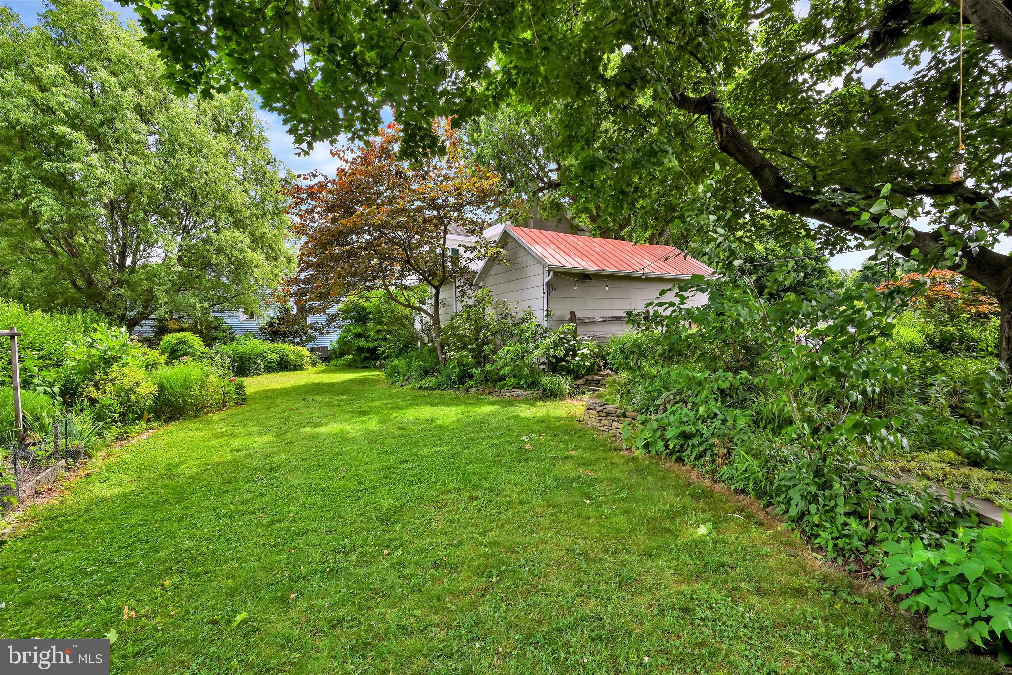 536 West High Street Manheim, PA 17545 - Photo 35 of 43 Exterior Back