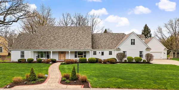 $699,900 | 805 Deer Run Drive, Mahomet, IL 61853