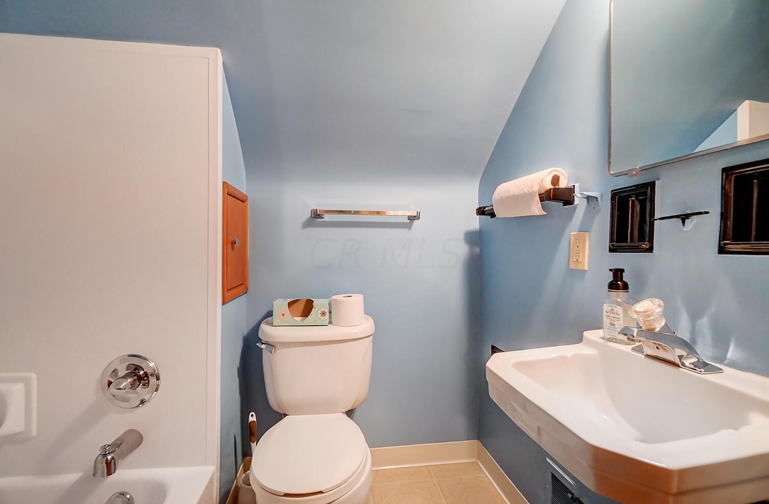 895 Chestershire Road Columbus, OH 43204 - Photo 21 of 34 50045175-032_web