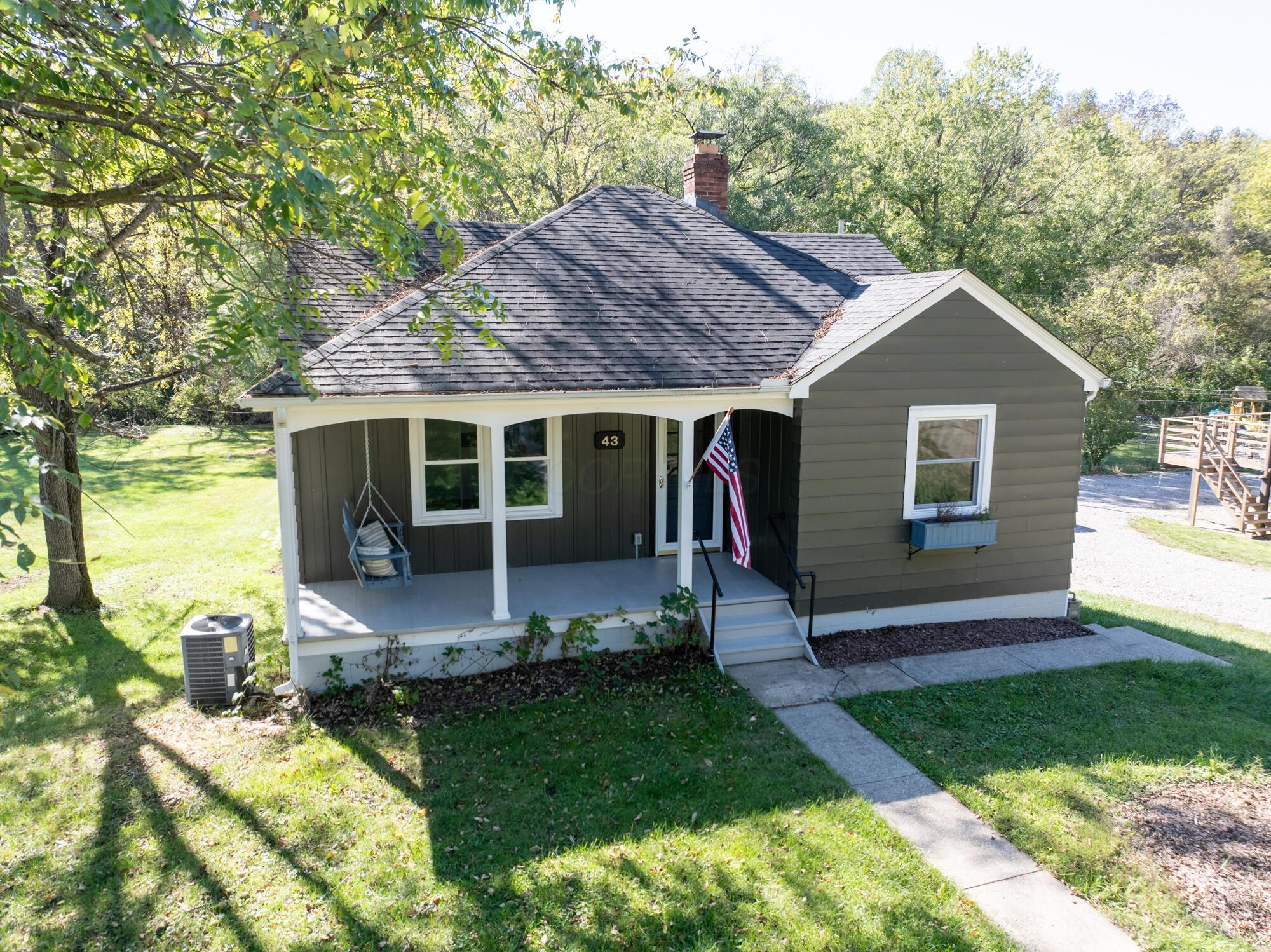 43 Pomeroy Road Athens, OH 45701 - Photo 4 of 57 2025100143pomeroy_athens00066