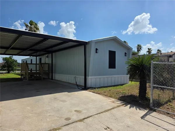 $1,300 | 911 West 28th Street, Mission, TX 78574