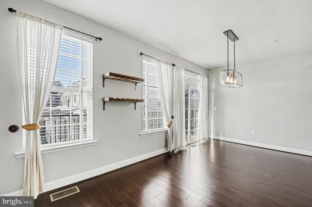 $624,900 | 5954 Logans Way, Ellicott City, MD 21043