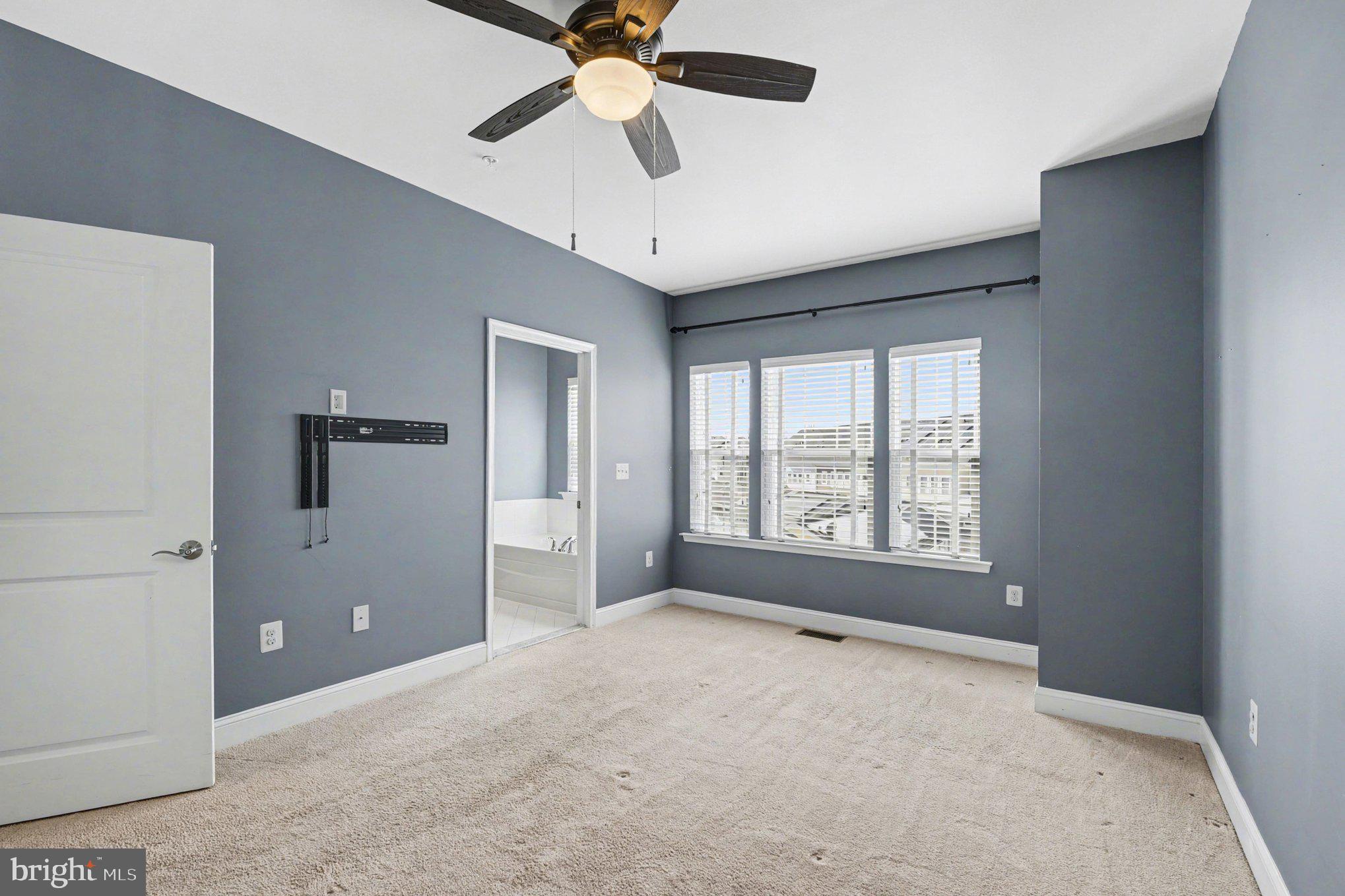 5954 Logans Way Ellicott City, MD 21043 - Photo 20 of 46 Primary bedroom