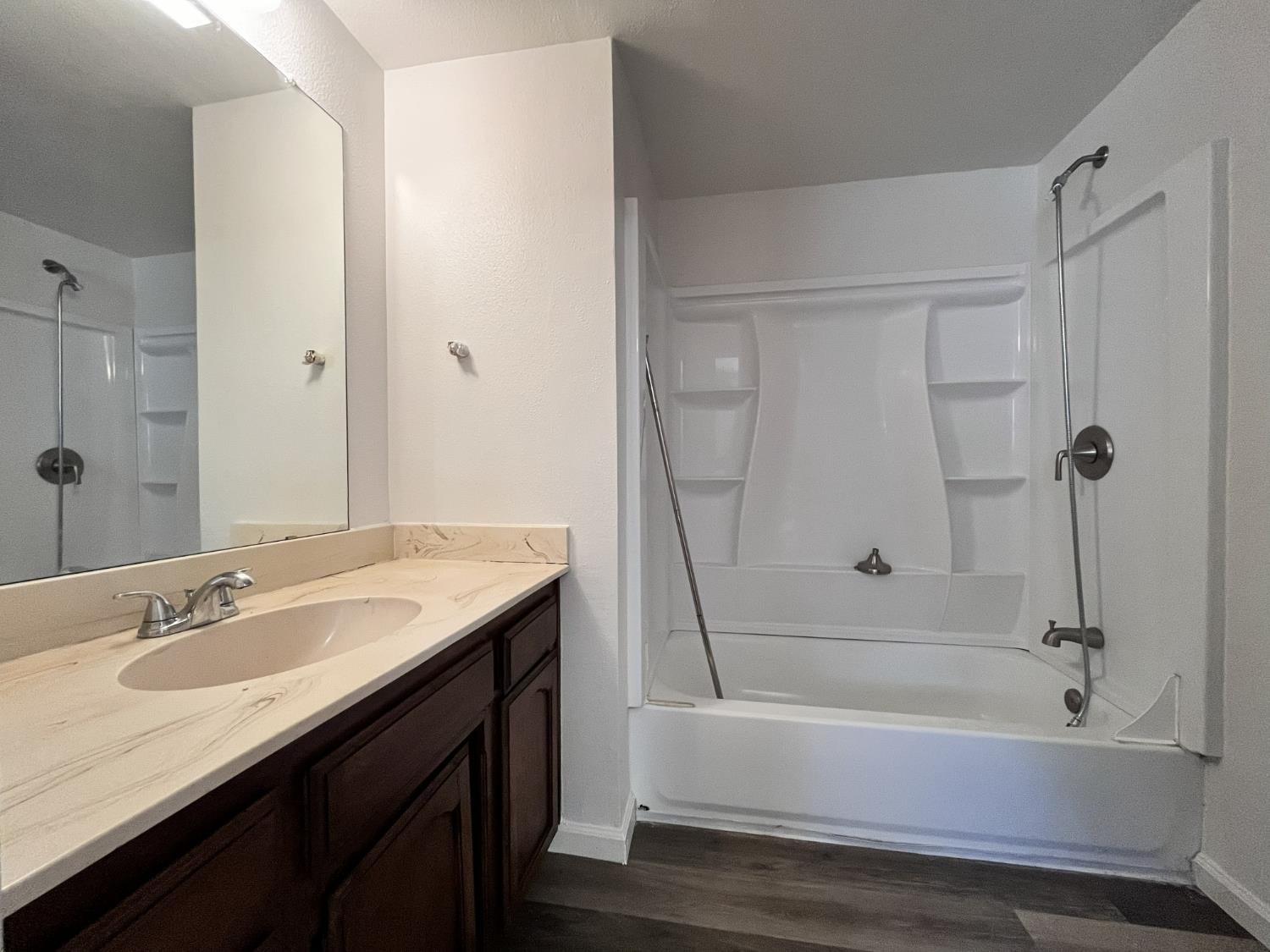 5337 West Richert Avenue Fresno, CA 93722 - Photo 9 of 15