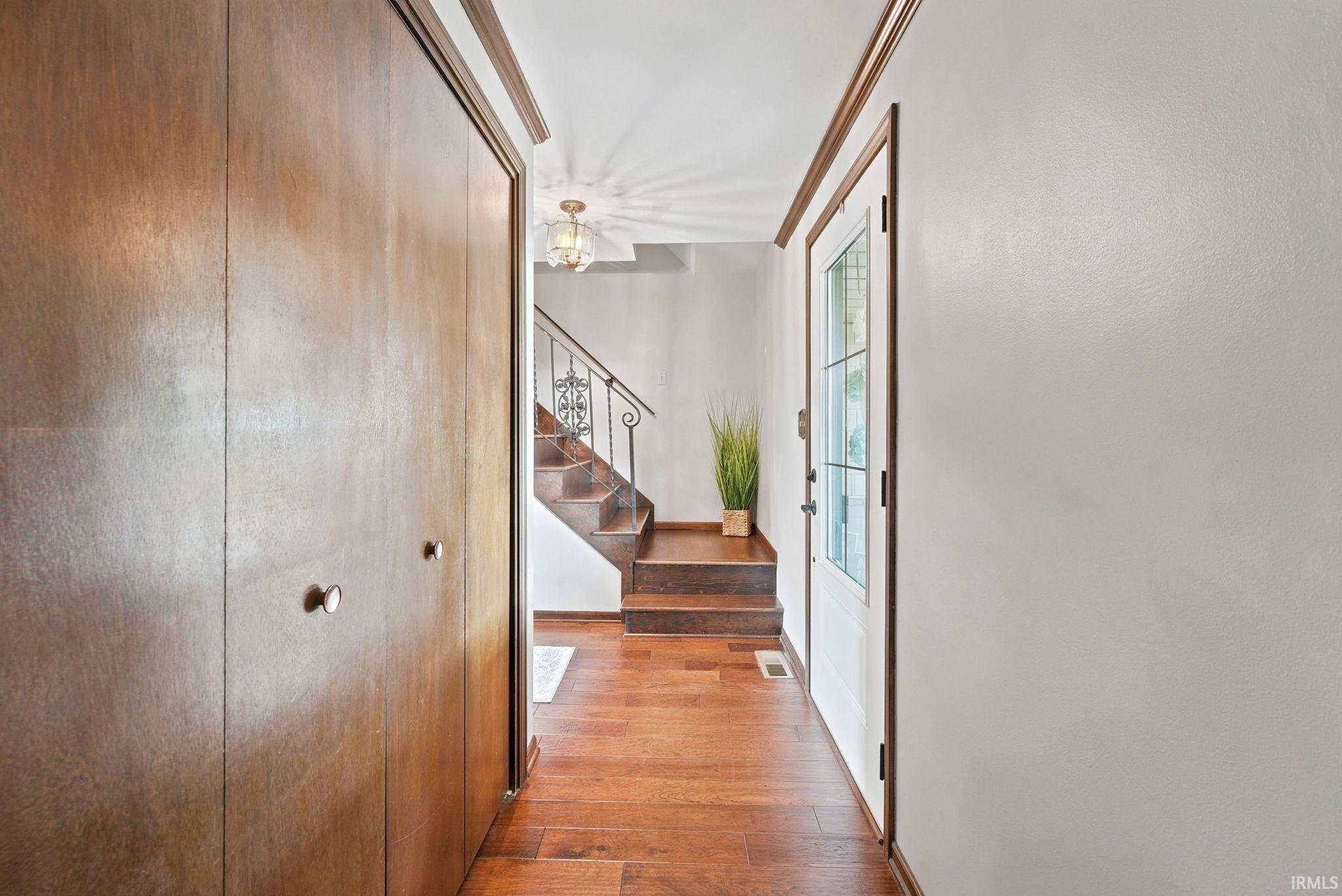 10501 Stellhorn Road Fort Wayne, IN 46815 - Photo 4 of 49