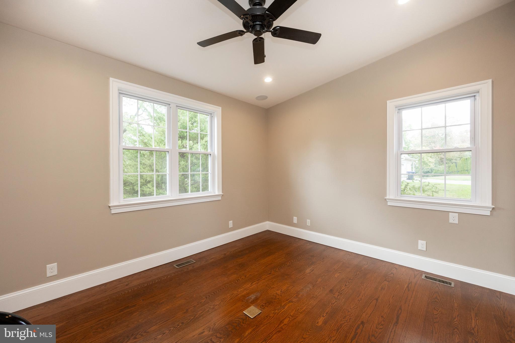 26 Ridge Road Phoenixville, PA 19460 - Photo 21 of 64 1st floor bedroom