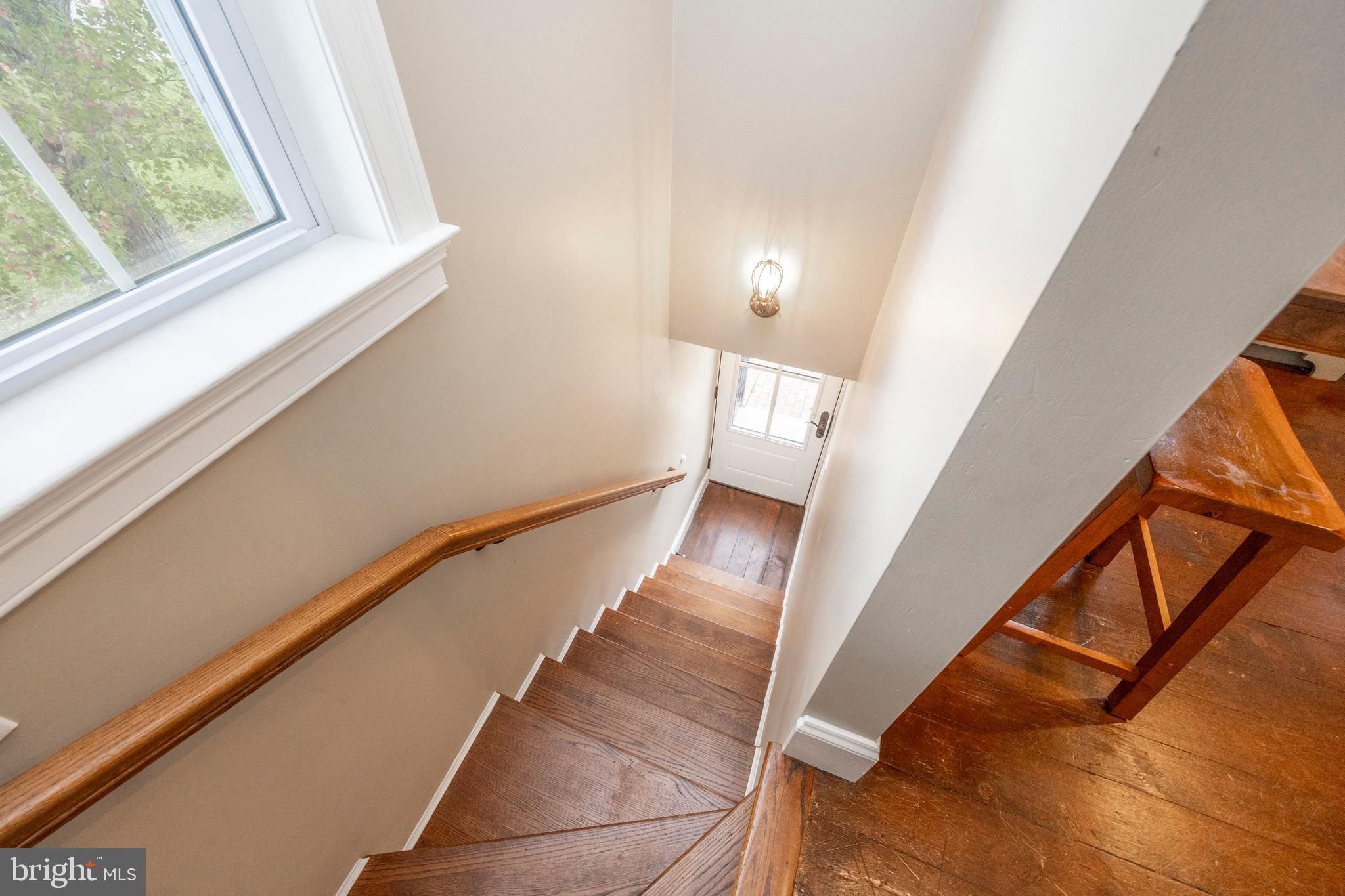 26 Ridge Road Phoenixville, PA 19460 - Photo 23 of 64 outside entrance stairs
