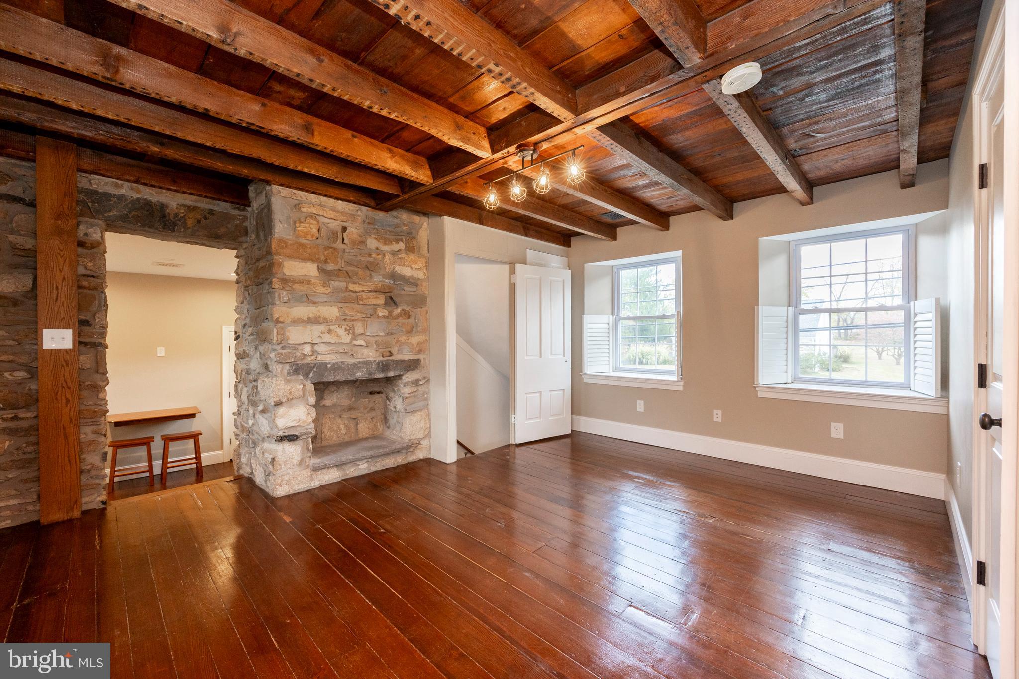 26 Ridge Road Phoenixville, PA 19460 - Photo 27 of 64 2nd floor Living Room
