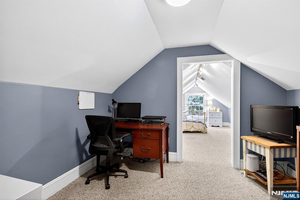 158 Vreeland Avenue Rutherford, NJ 07070 - Photo 24 of 34