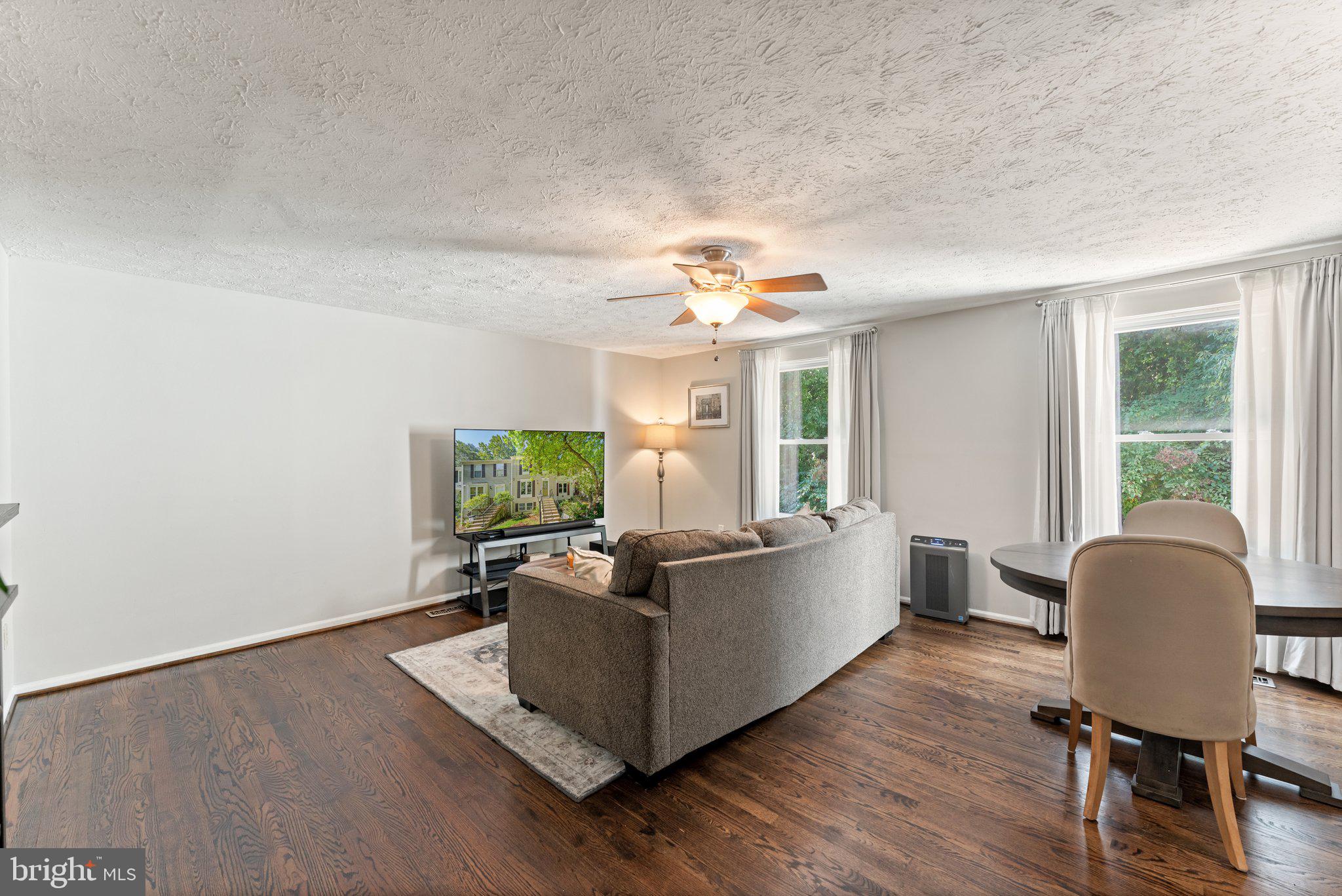 11017 Barton Hill Court Reston, VA 20191 - Photo 16 of 39