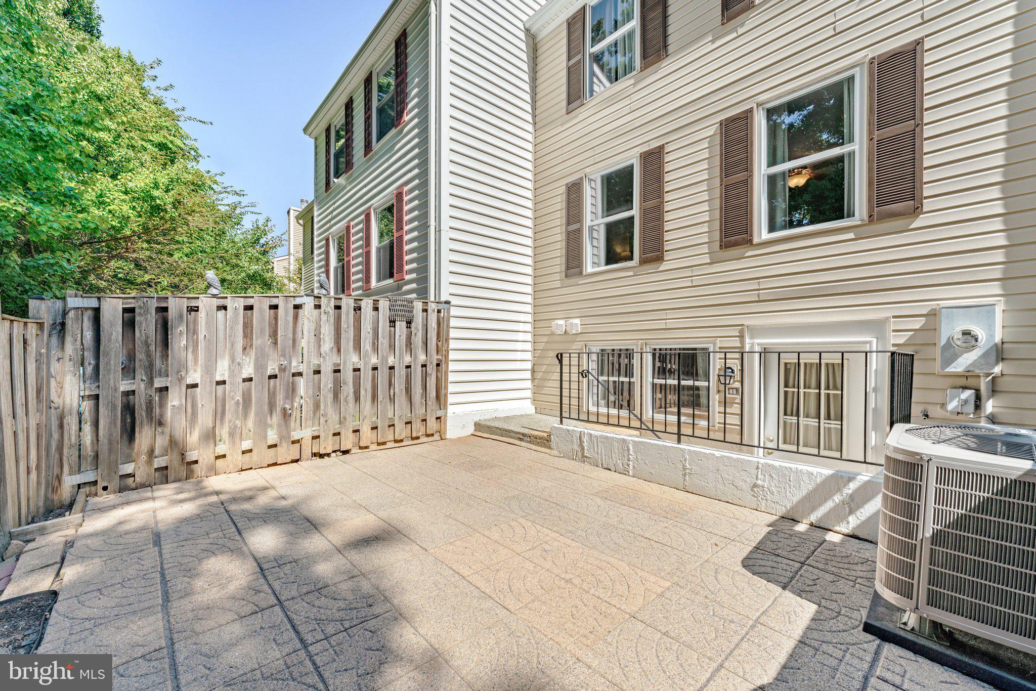 11017 Barton Hill Court Reston, VA 20191 - Photo 35 of 39