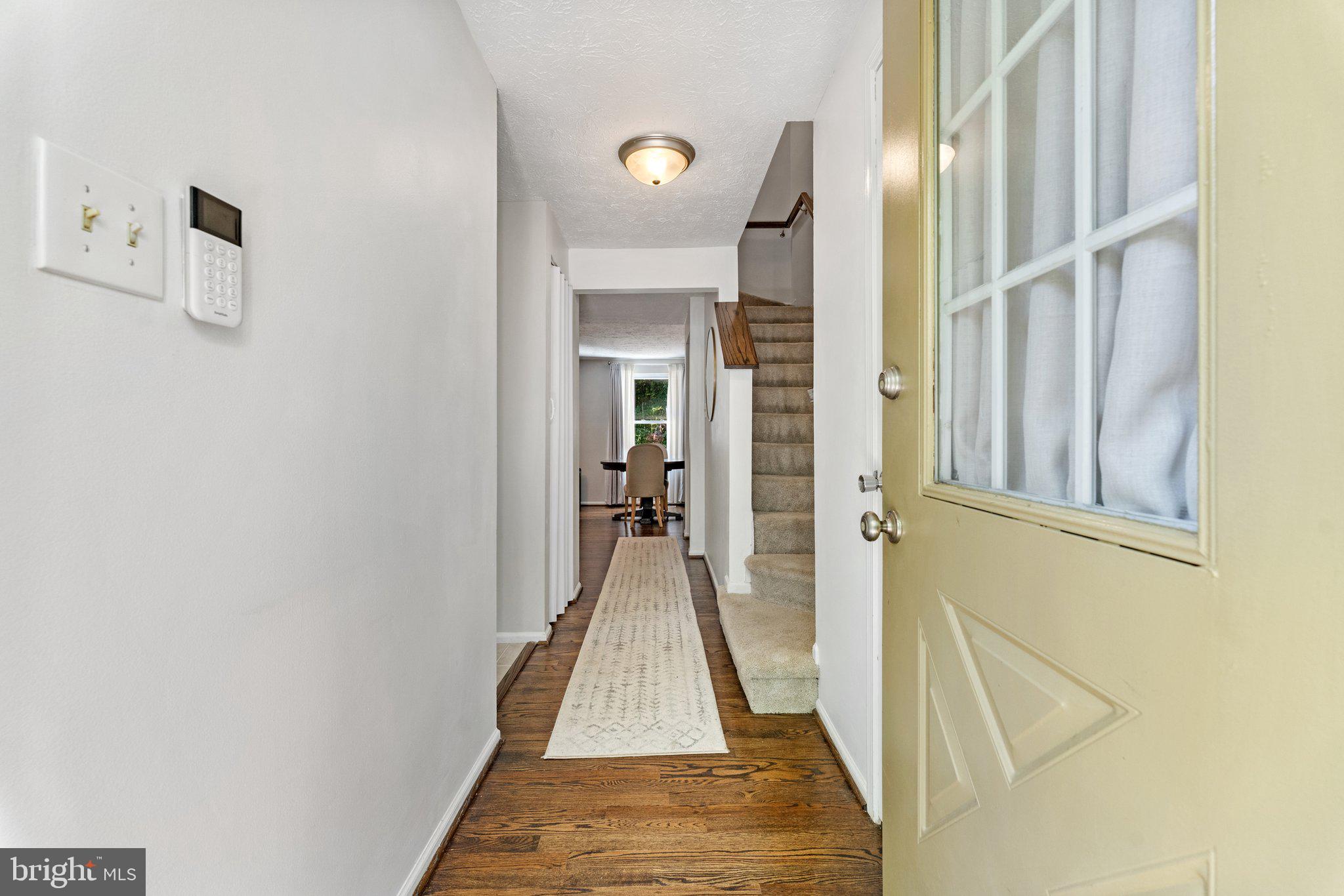 11017 Barton Hill Court Reston, VA 20191 - Photo 4 of 39