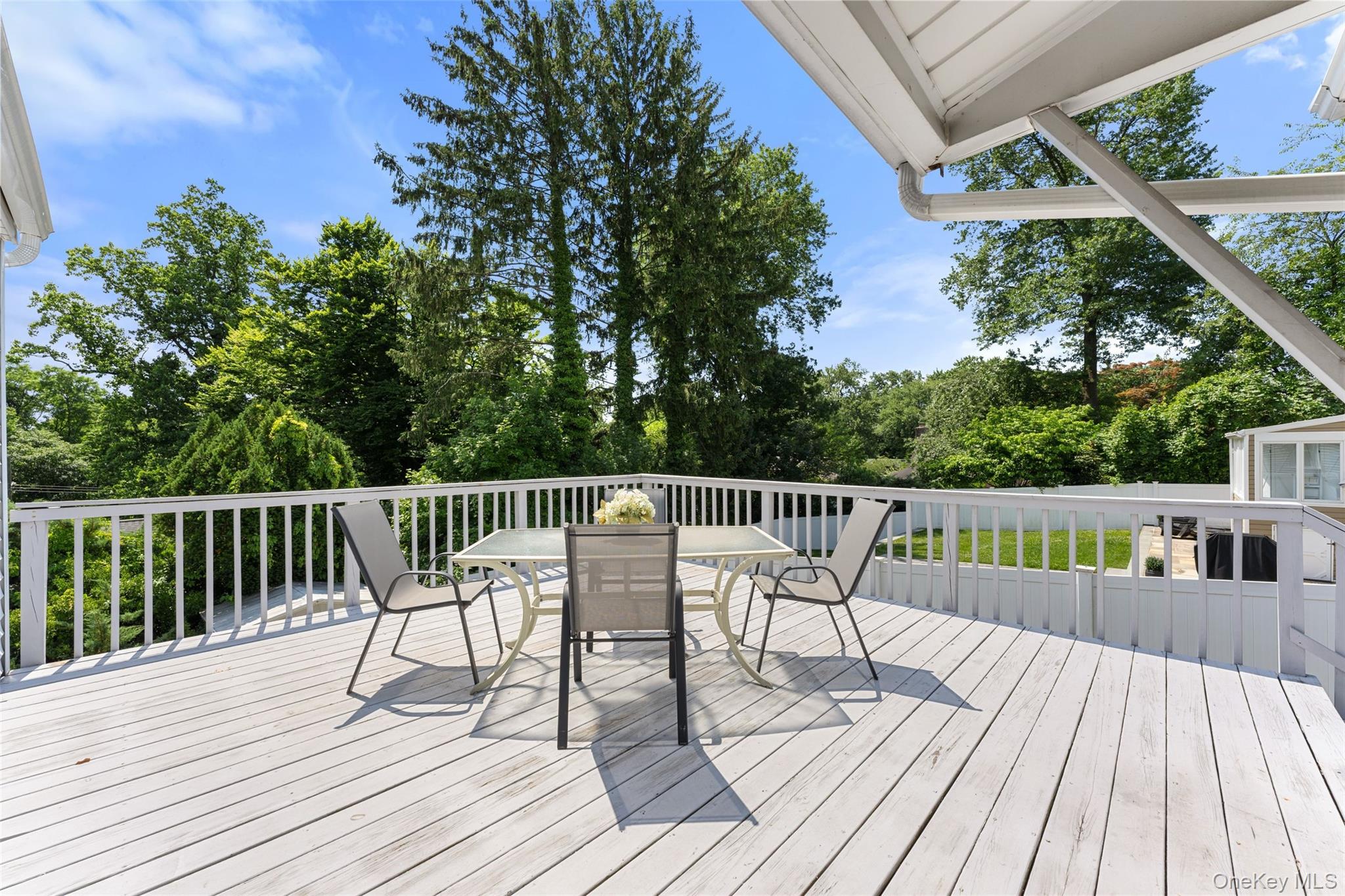 434 California Road Bronxville, NY 10708 - Photo 9 of 23 Spacious deck