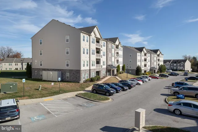 a view of a house with outdoor space