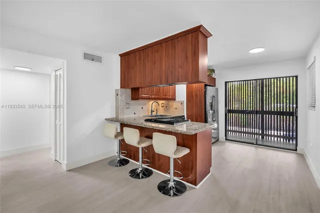 $3,200 | 3265 Virginia Street, Unit 19, Miami, FL 33133