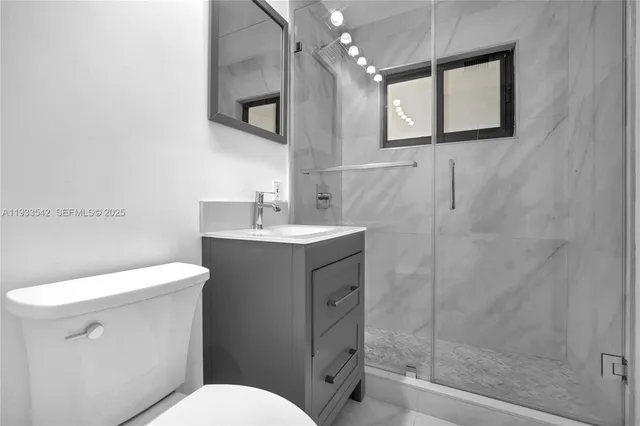 $3,200 | 3265 Virginia Street, Unit 19, Miami, FL 33133