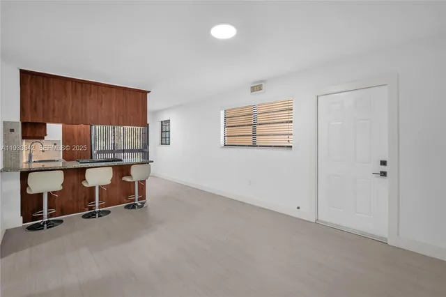 $3,200 | 3265 Virginia Street, Unit 19, Miami, FL 33133
