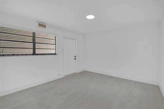 $3,200 | 3265 Virginia Street, Unit 19, Miami, FL 33133
