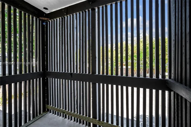 $3,200 | 3265 Virginia Street, Unit 19, Miami, FL 33133