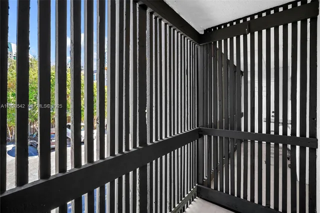 $3,200 | 3265 Virginia Street, Unit 19, Miami, FL 33133