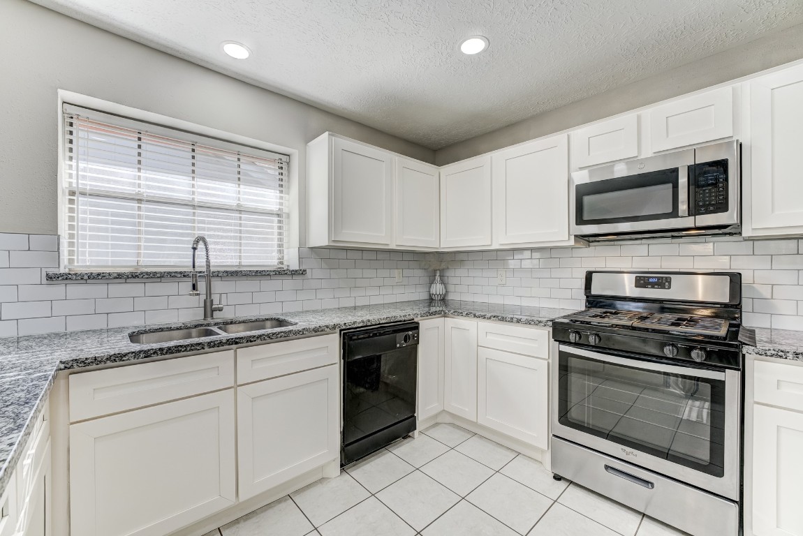 16134 Beechnut Street Houston, TX 77083 - Photo 18 of 50