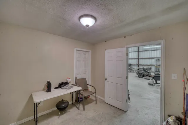 $749,500 | 9945 Oxford Cemetery Road, Madisonville, TX 77864