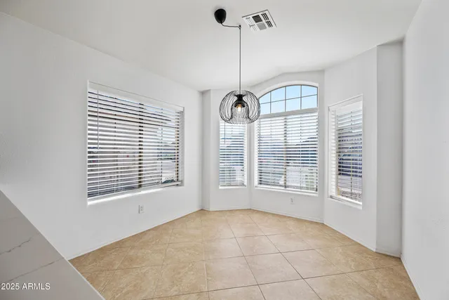 $2,400 | 2508 East Paraiso Drive, Phoenix, AZ 85024