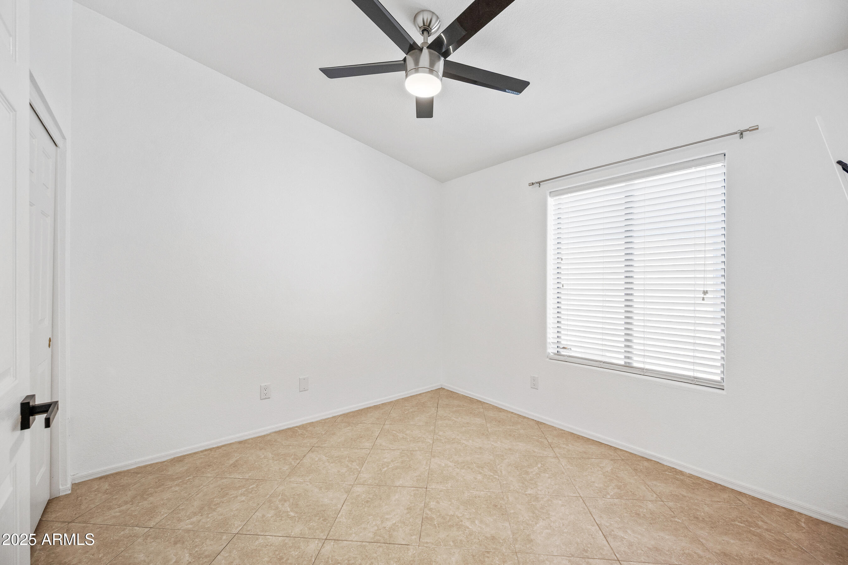 2508 East Paraiso Drive Phoenix, AZ 85024 - Photo 18 of 26 18-2508EPD-ocupix-