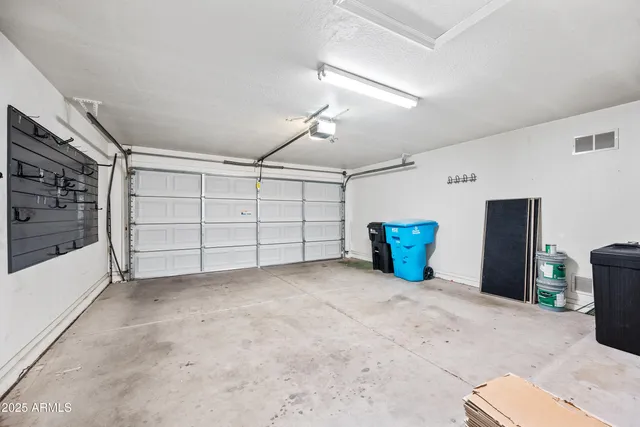 $2,400 | 2508 East Paraiso Drive, Phoenix, AZ 85024