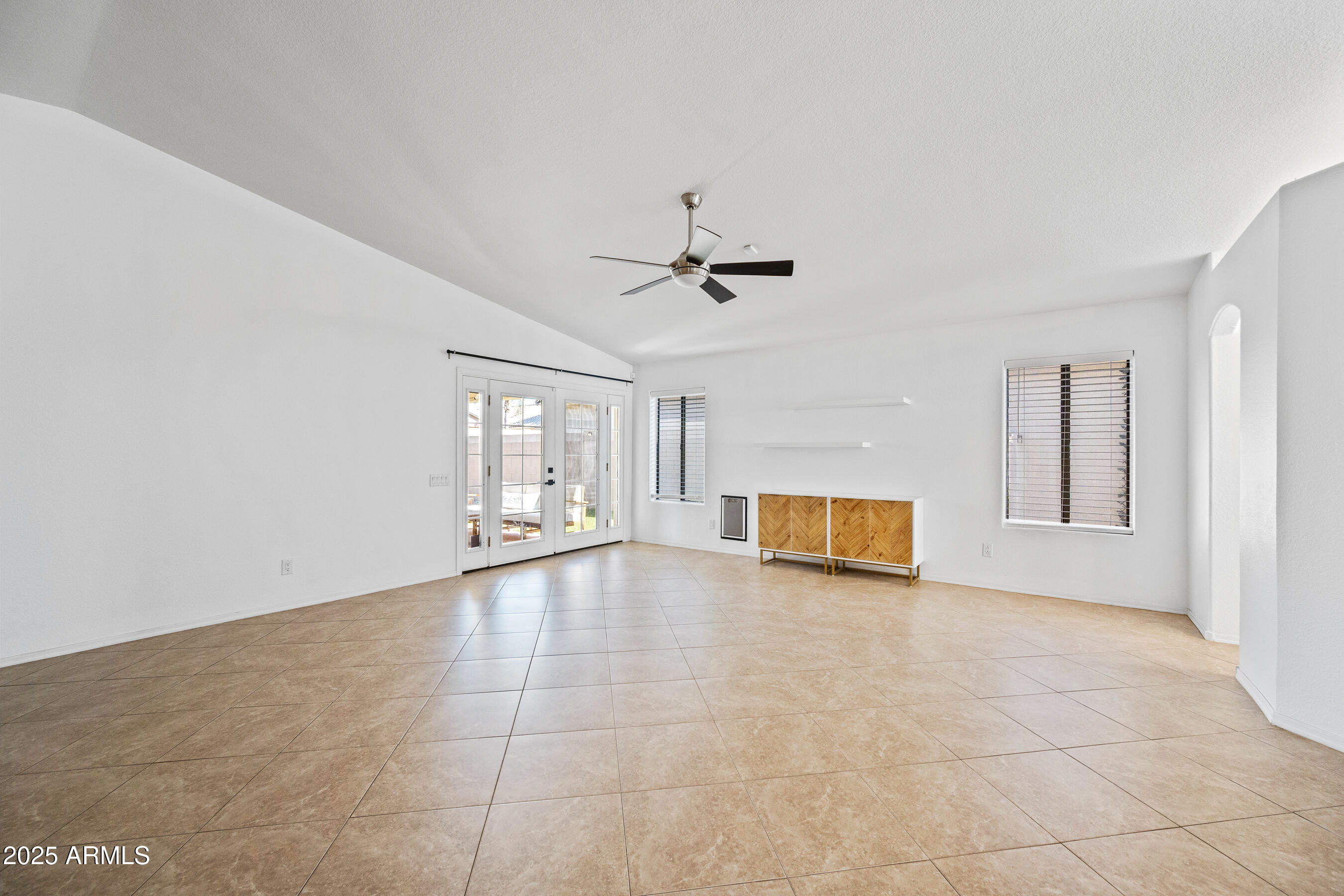 2508 East Paraiso Drive Phoenix, AZ 85024 - Photo 3 of 26 3-2508EPD-ocupix-