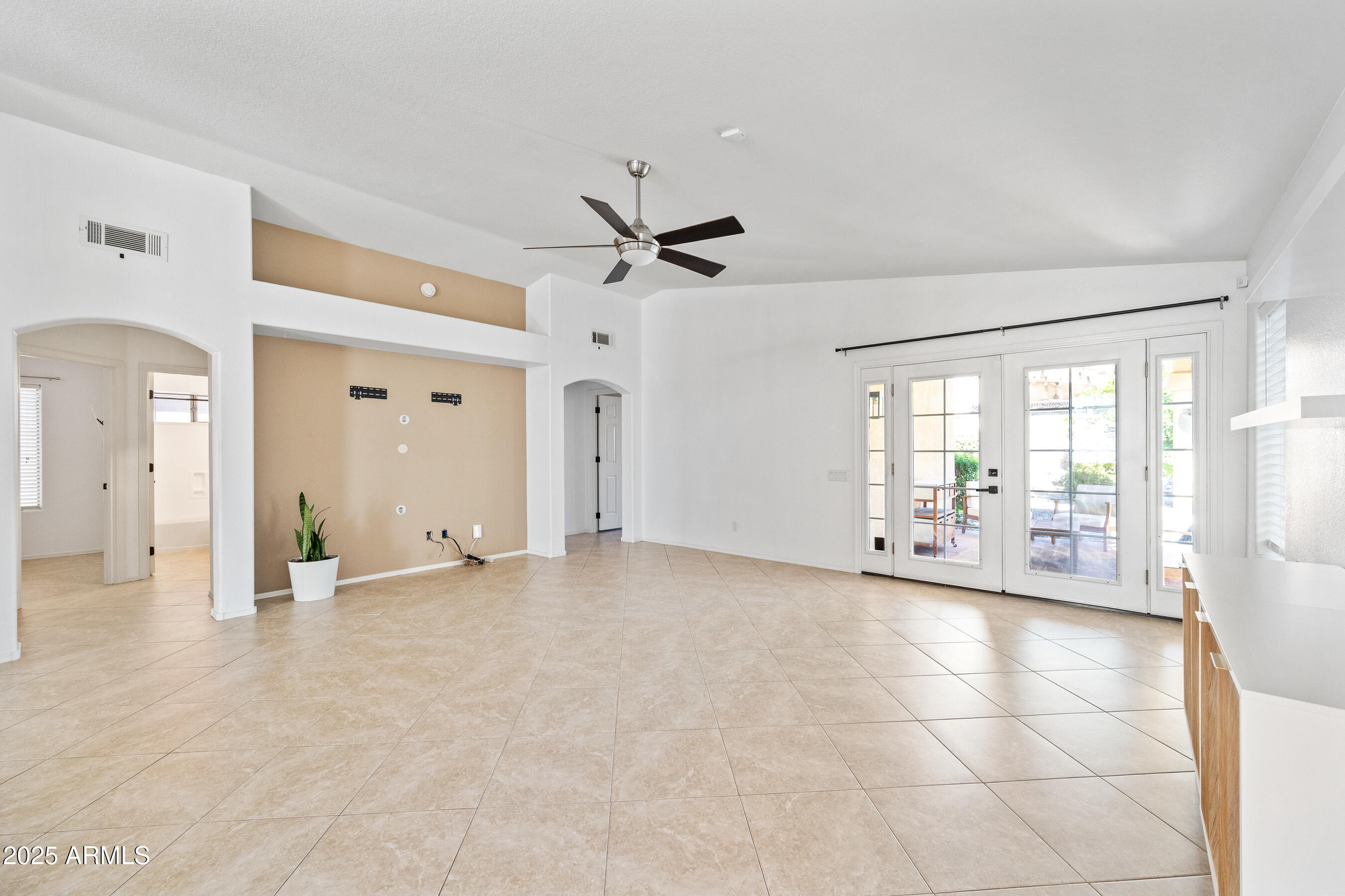 2508 East Paraiso Drive Phoenix, AZ 85024 - Photo 5 of 26 5-2508EPD-ocupix-