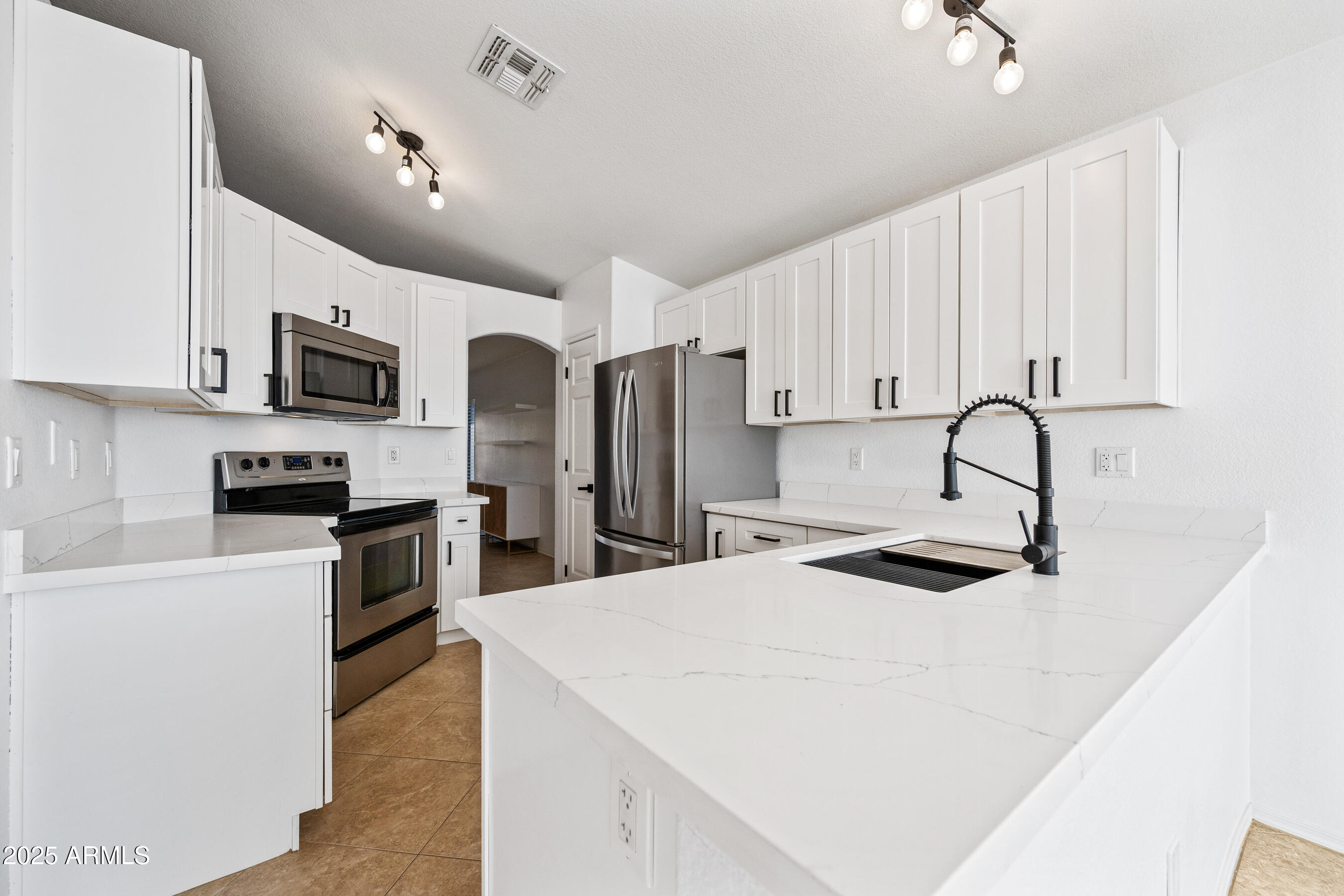 2508 East Paraiso Drive Phoenix, AZ 85024 - Photo 7 of 26 7-2508EPD-ocupix-