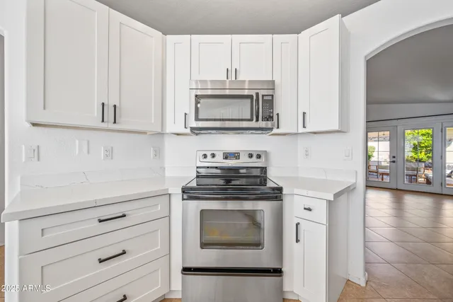 $2,400 | 2508 East Paraiso Drive, Phoenix, AZ 85024