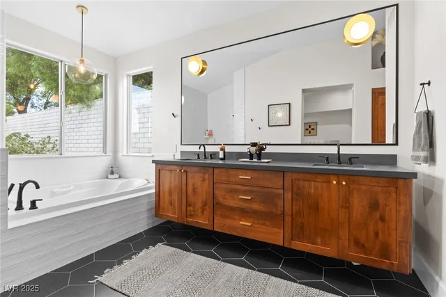 $1,140,000 | 174 Wentworth Drive, Henderson, NV 89074