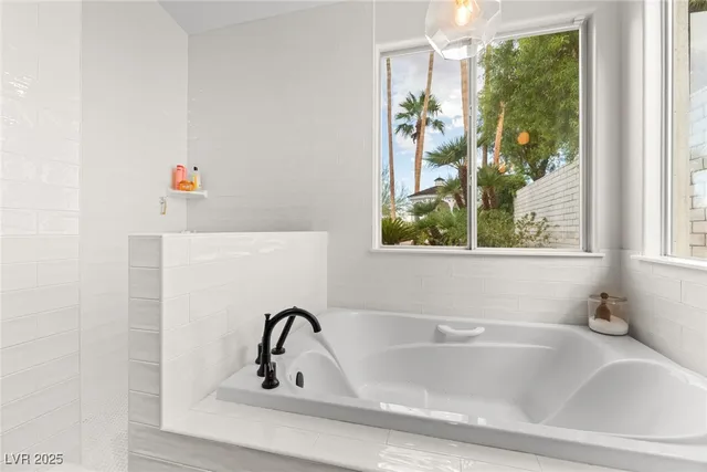 $1,140,000 | 174 Wentworth Drive, Henderson, NV 89074