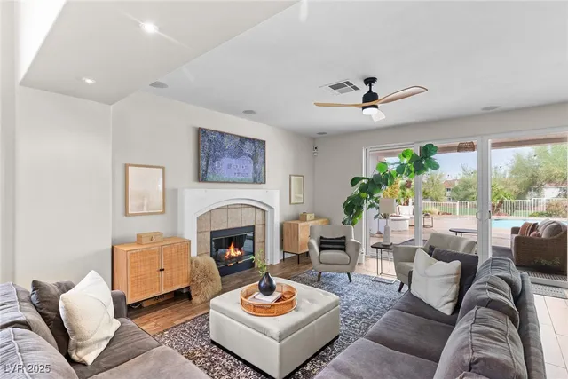 $1,140,000 | 174 Wentworth Drive, Henderson, NV 89074