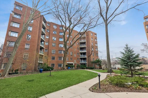 $149,999 | 1860 Sherman Avenue, Unit 4SW, Evanston, IL 60201