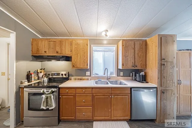 $95,000 | 2374 North Pinewood Drive, Idaho Falls, ID 83401