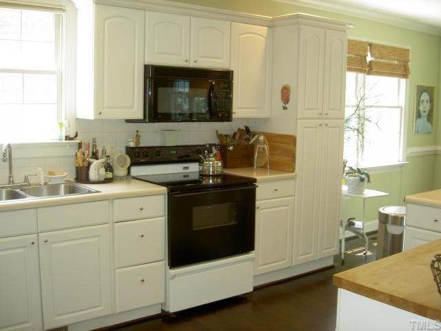 2815 Oberry Street Raleigh, NC 27607 - Photo 5 of 10 Any cook or chef would love this kitchen. Plenty of working areas and open to the family room. Great entertaining space. Kitchen