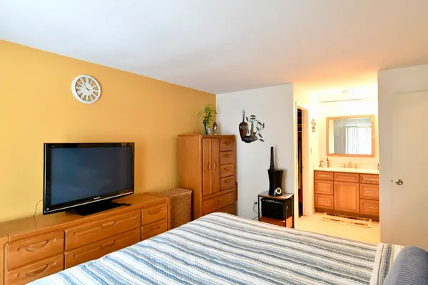 $179,999 | 18424 Kedzie Avenue, Unit 2A, Homewood, IL 60430