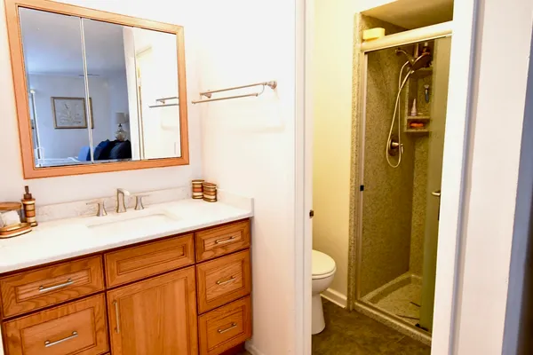 $179,999 | 18424 Kedzie Avenue, Unit 2A, Homewood, IL 60430