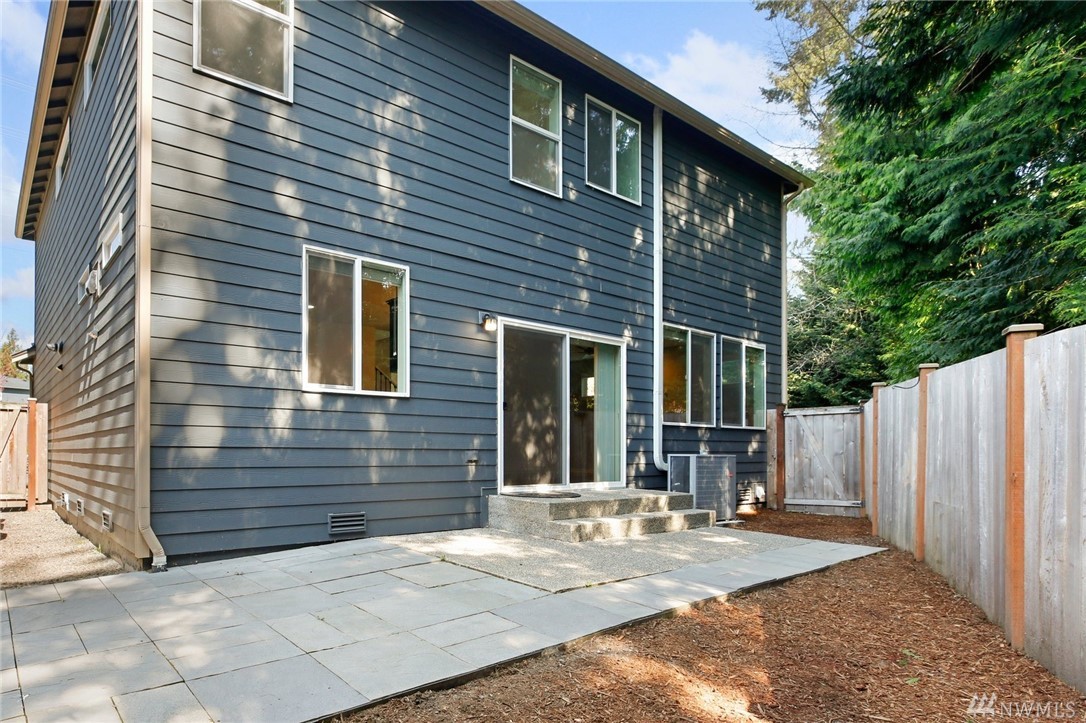 19819 3rd Avenue Southeast Bothell, WA 98012 - Photo 27 of 33