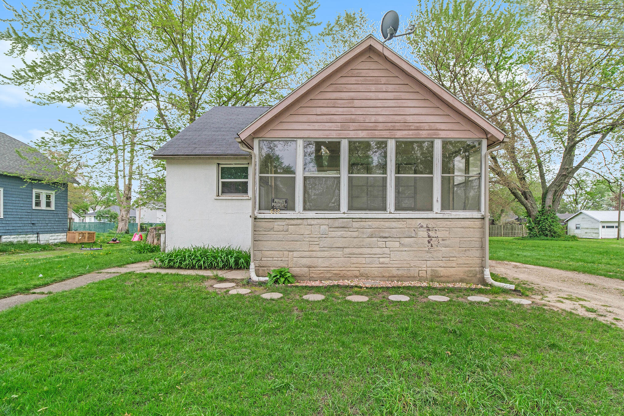 622 South Constantine Street Three Rivers, MI 49093 - Photo 2 of 20 DSCF6599
