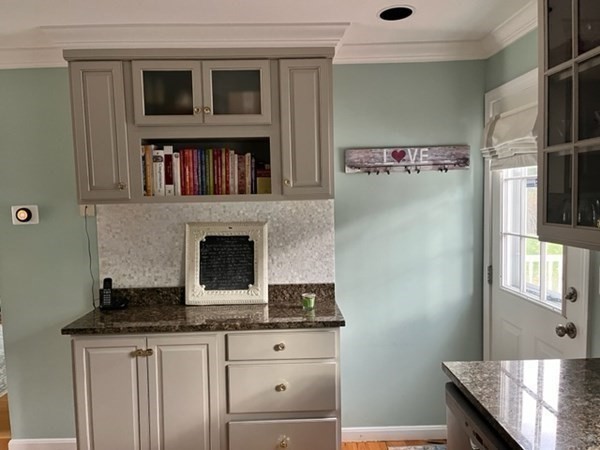 19 Robinette Road Stoughton, MA 02072 - Photo 4 of 28 Gallery Image 4