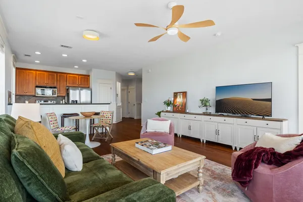$350,000 | 6608 Lantern View Drive, Unit 102, Jonestown, TX 78645