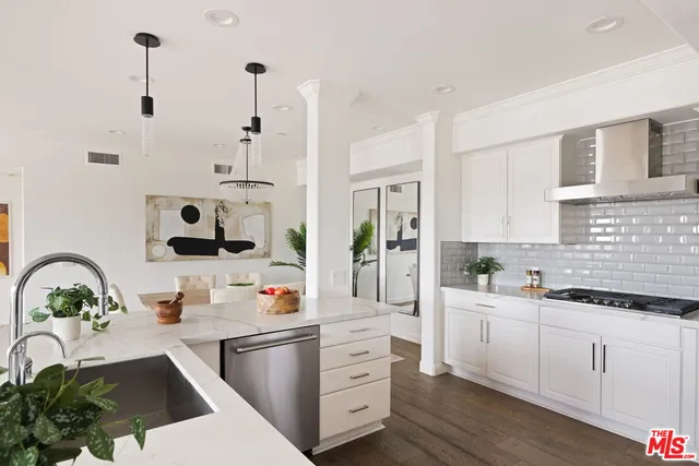 $1,995,000 | 432 South Willaman Drive, Unit 401, Los Angeles, CA 90048